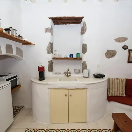 αlexandra Studio Plaka (Milos)